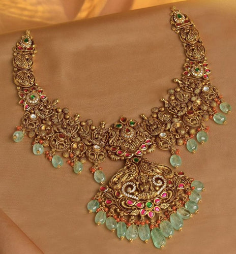 Laxmi Designed With Gold And Diamond Necklace Set